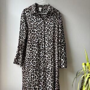 H&M Leopard print long sleeve dress / Cover-Up